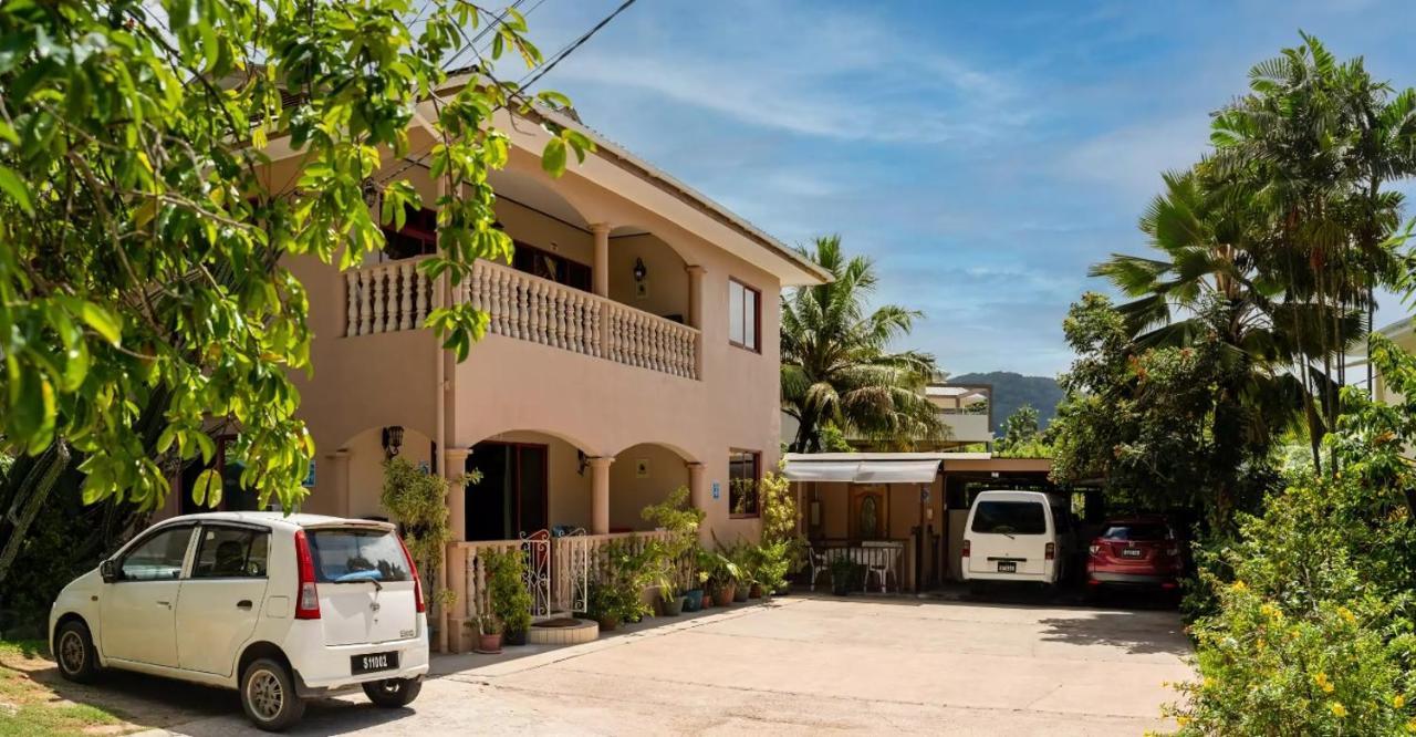 Chez Benoit Self Catering Apartment Victoria Bagian luar foto