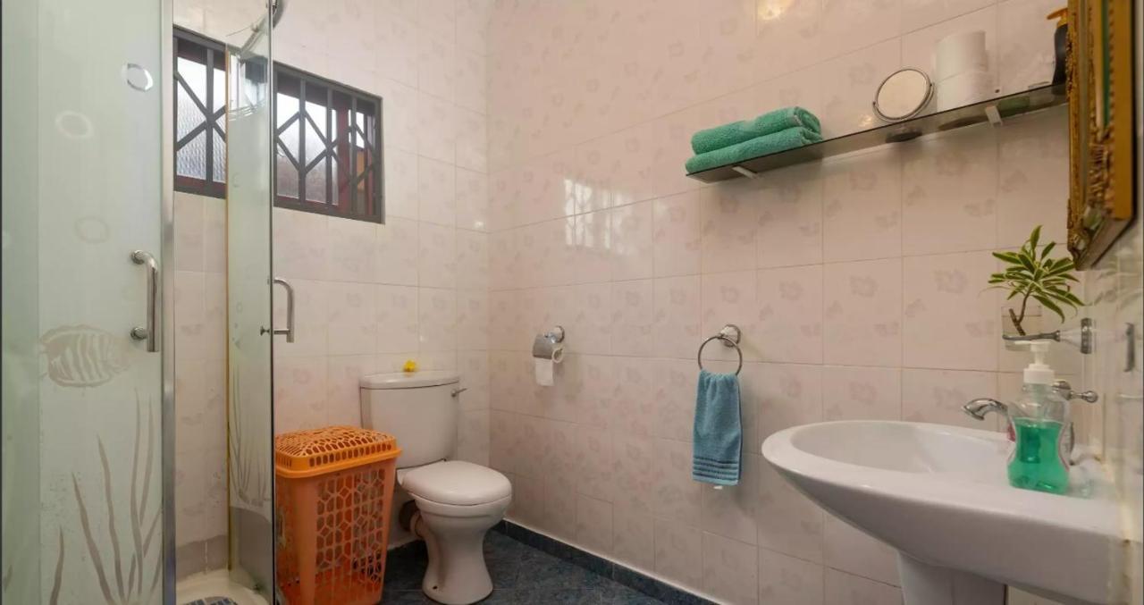 Chez Benoit Self Catering Apartment Victoria Bagian luar foto